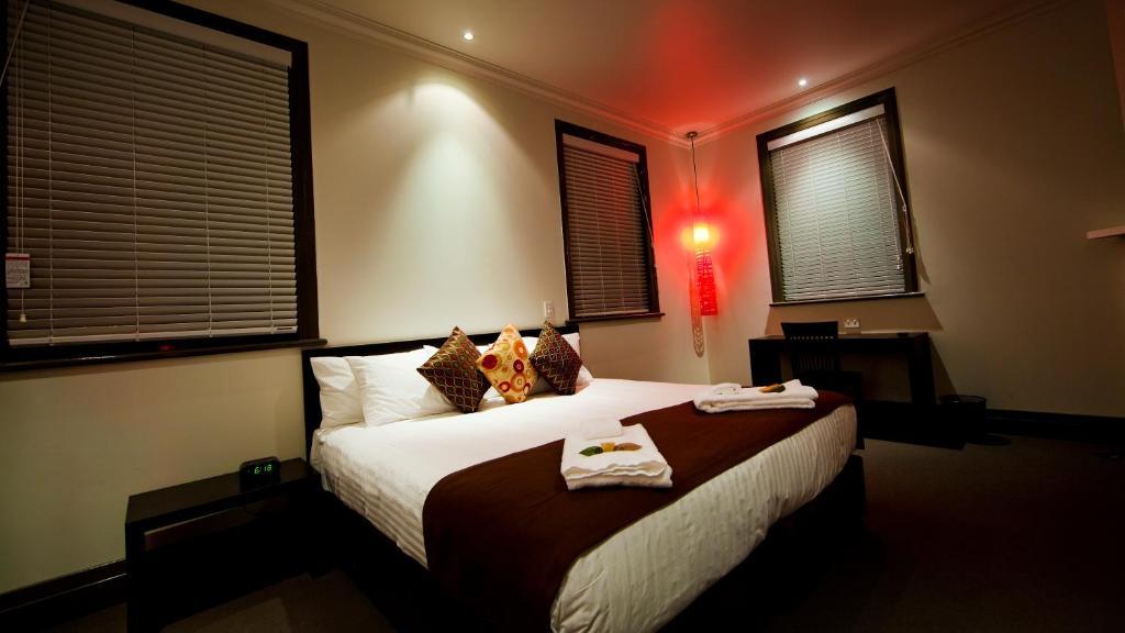 The Burwood Inn Newcastle Room photo